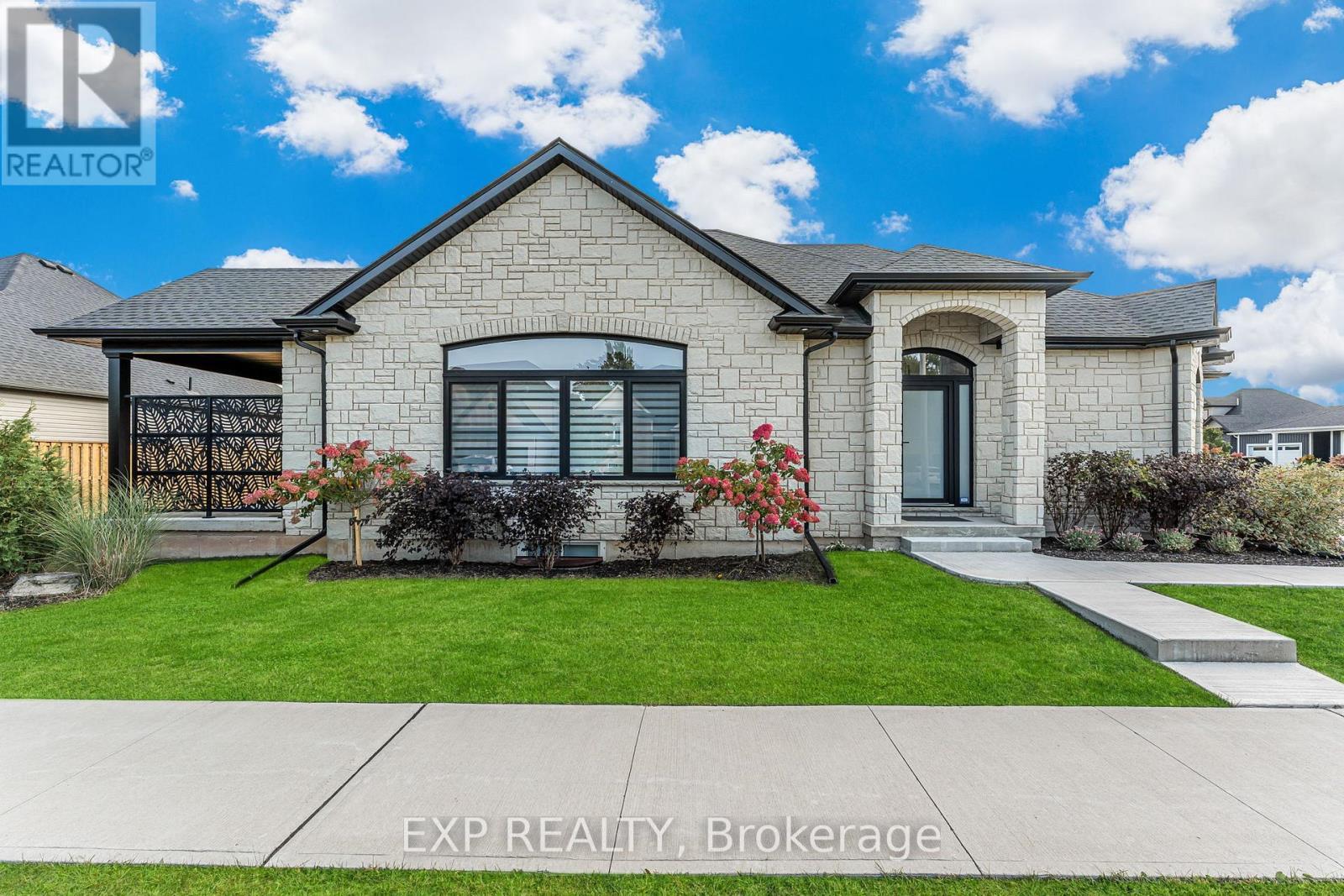 4242 Village Creek Drive, Fort Erie (Stevensville), ON - Outdoor With Deck Patio Veranda