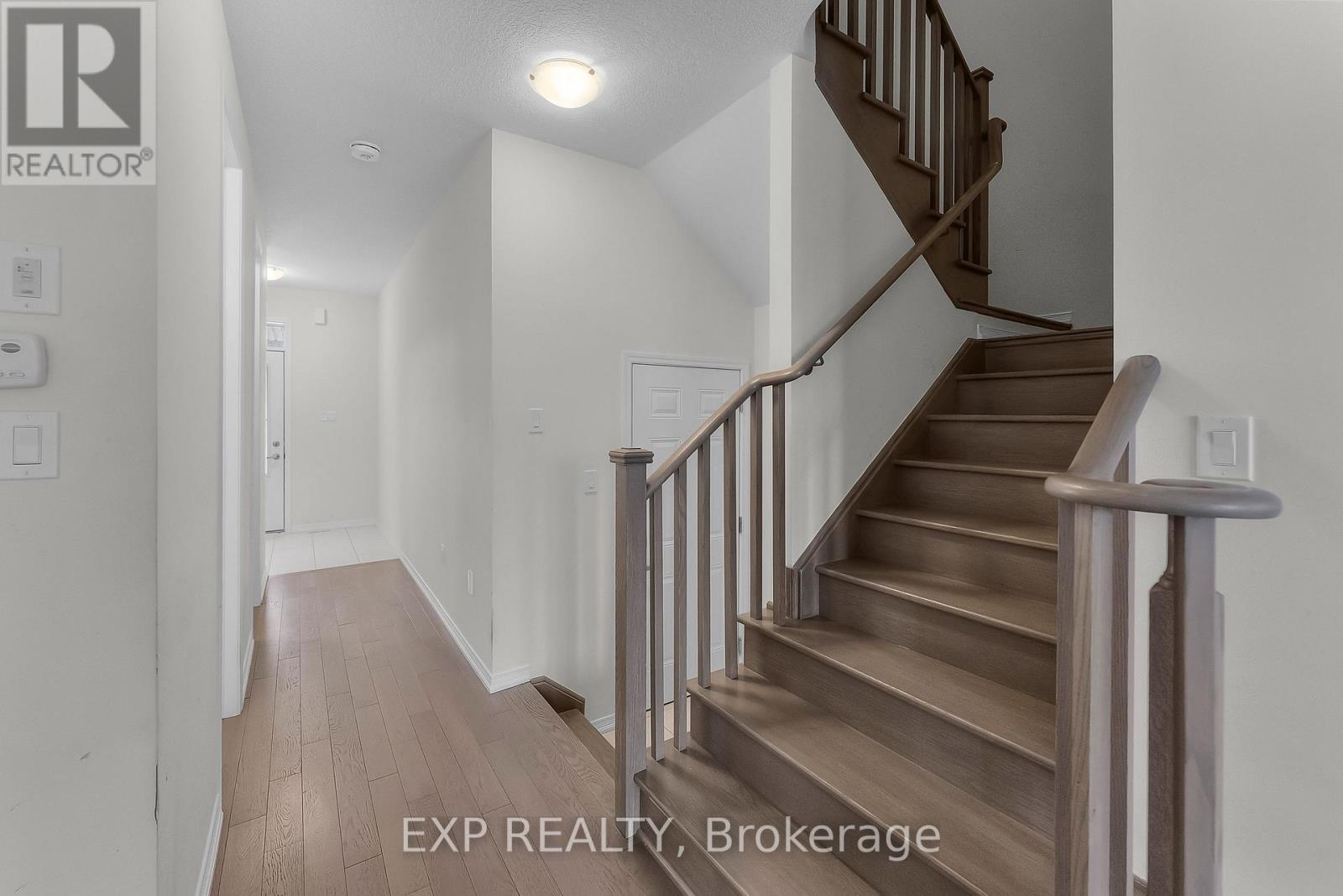 15 - 8273 Tulip Tree Drive, Niagara Falls (Brown), ON - Indoor Photo Showing Other Room