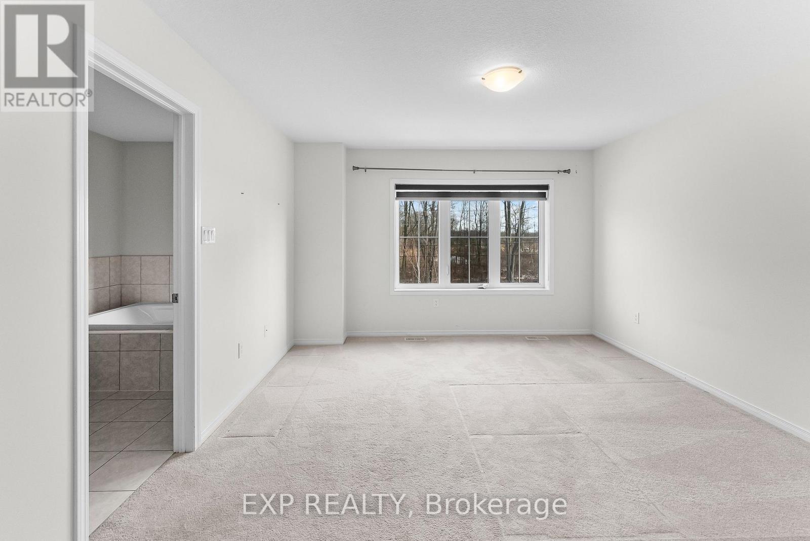 15 - 8273 Tulip Tree Drive, Niagara Falls (Brown), ON - Indoor Photo Showing Other Room