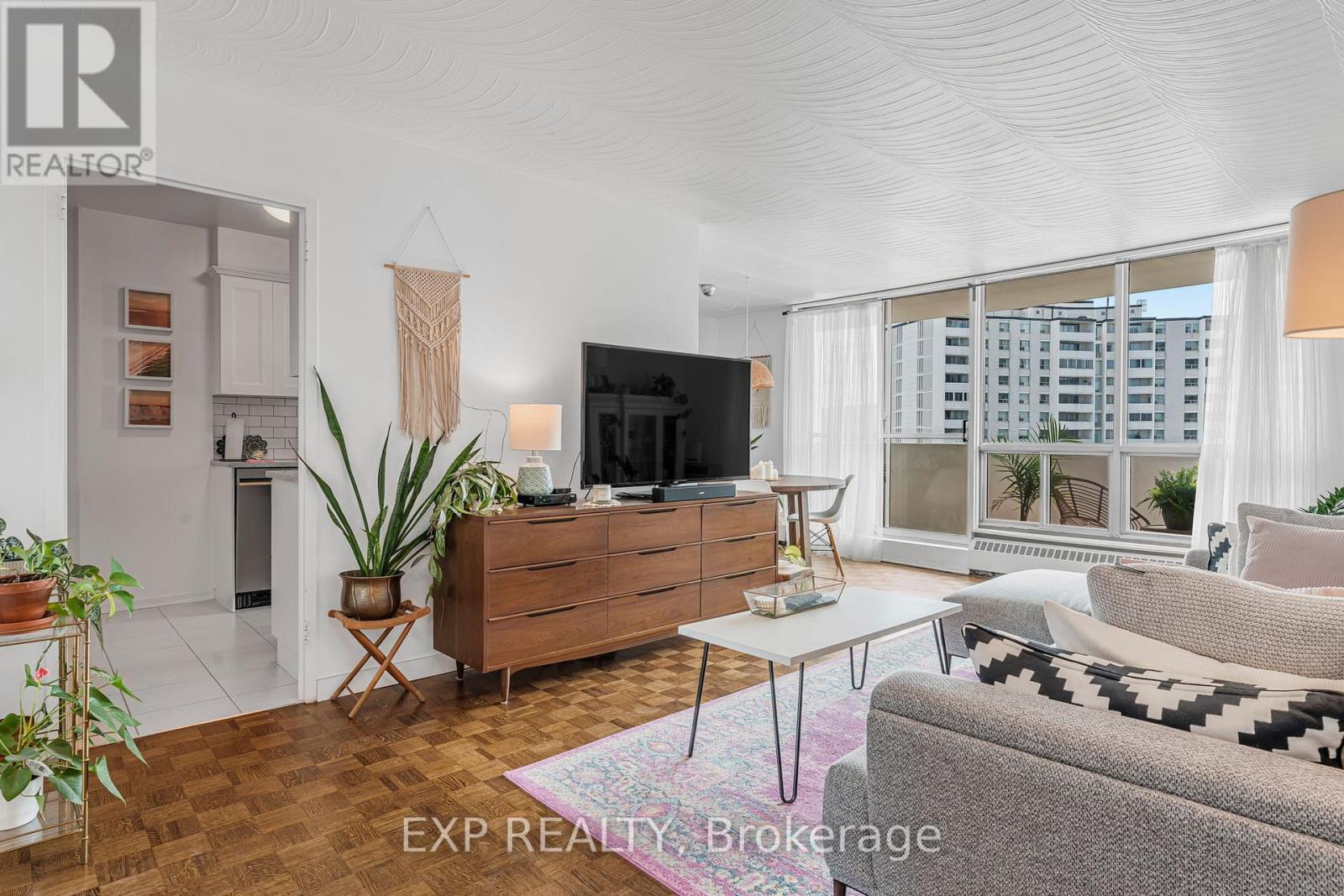 509 - 15 Towering Heights Boulevard, St. Catharines (Glendale/Glenridge), ON - Indoor Photo Showing Living Room