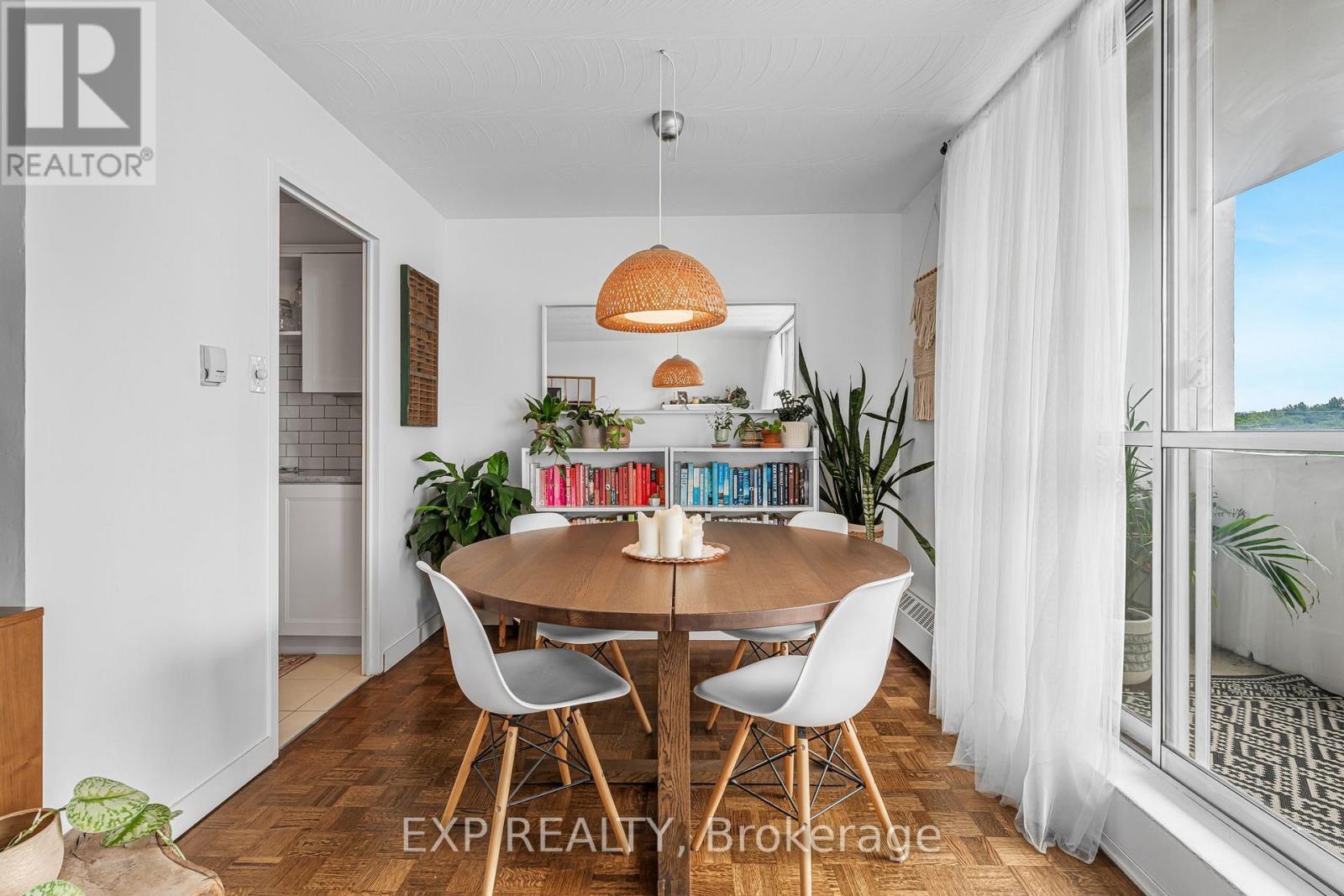 509 - 15 Towering Heights Boulevard, St. Catharines (Glendale/Glenridge), ON - Indoor Photo Showing Dining Room