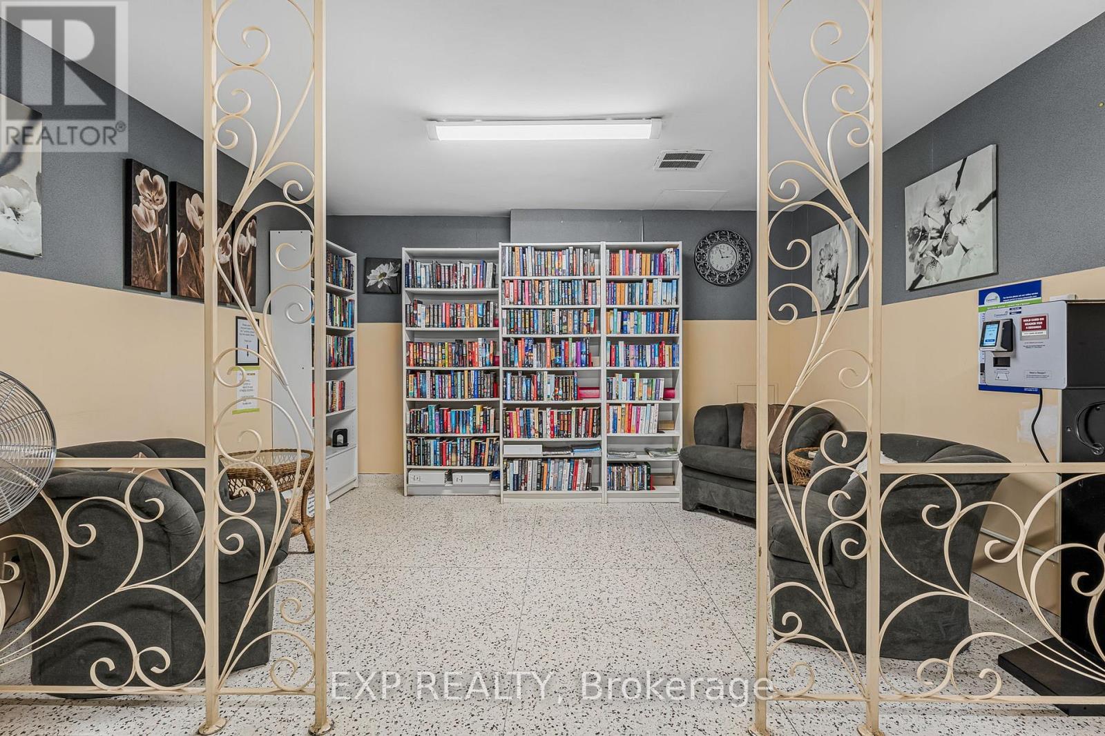 509 - 15 Towering Heights Boulevard, St. Catharines (Glendale/Glenridge), ON - Indoor Photo Showing Other Room