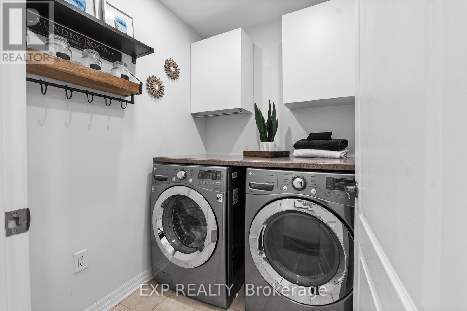 563 Fifty Road, Hamilton (Winona Park), ON - Indoor Photo Showing Laundry Room
