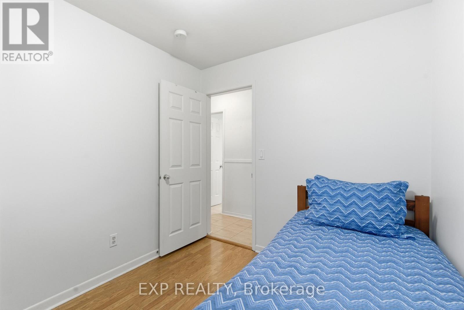 510 1/2 Niagara Street, St. Catharines (Vine/Linwell), ON - Indoor Photo Showing Bedroom