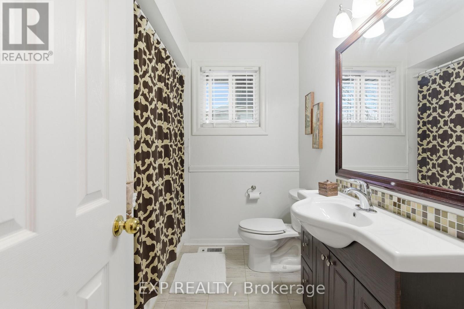 510 1/2 Niagara Street, St. Catharines (Vine/Linwell), ON - Indoor Photo Showing Bathroom