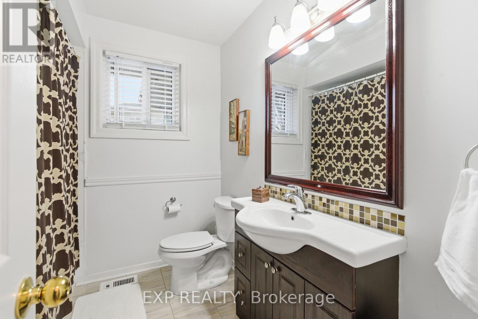 510 1/2 Niagara Street, St. Catharines (Vine/Linwell), ON - Indoor Photo Showing Bathroom