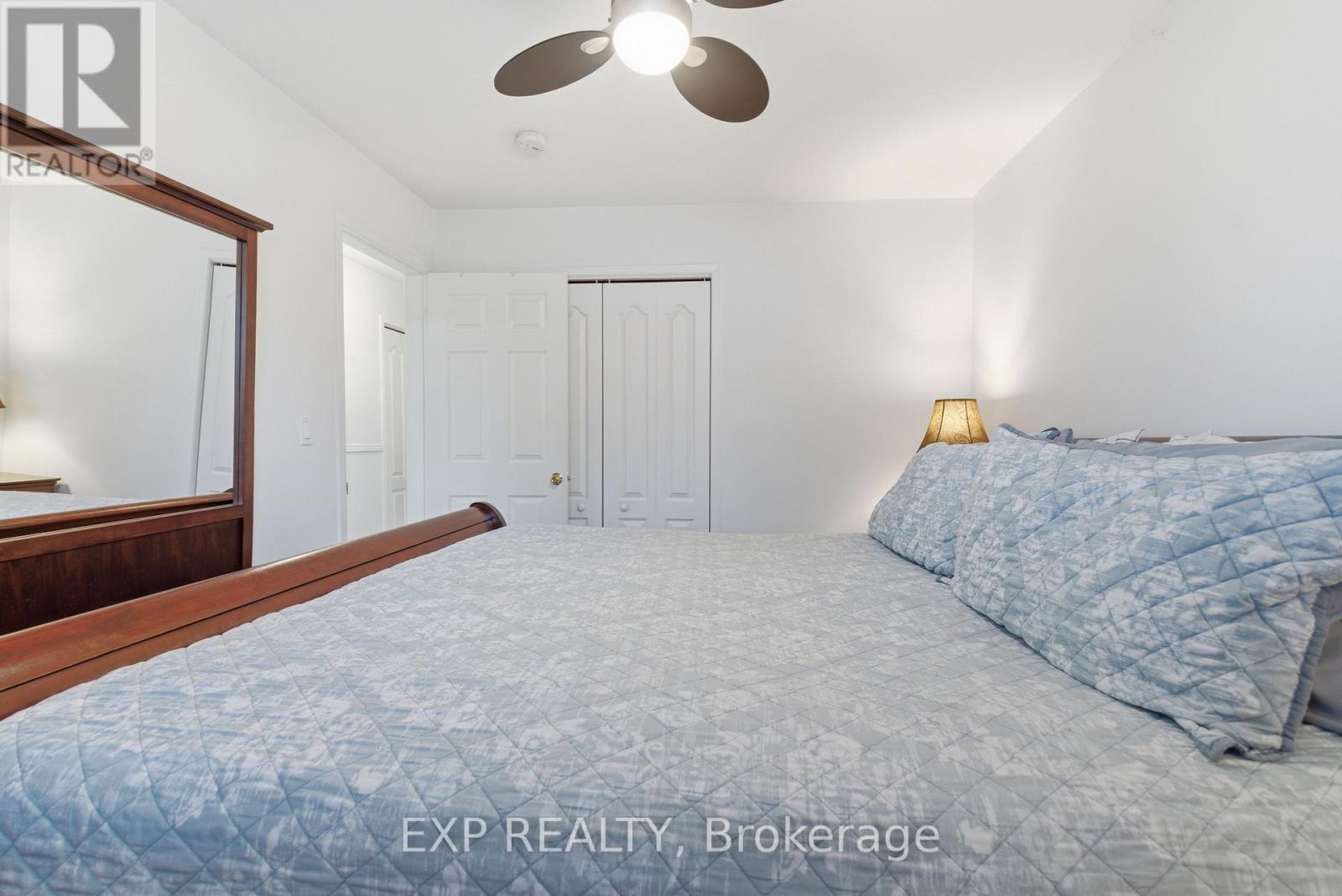 510 1/2 Niagara Street, St. Catharines (Vine/Linwell), ON - Indoor Photo Showing Bedroom