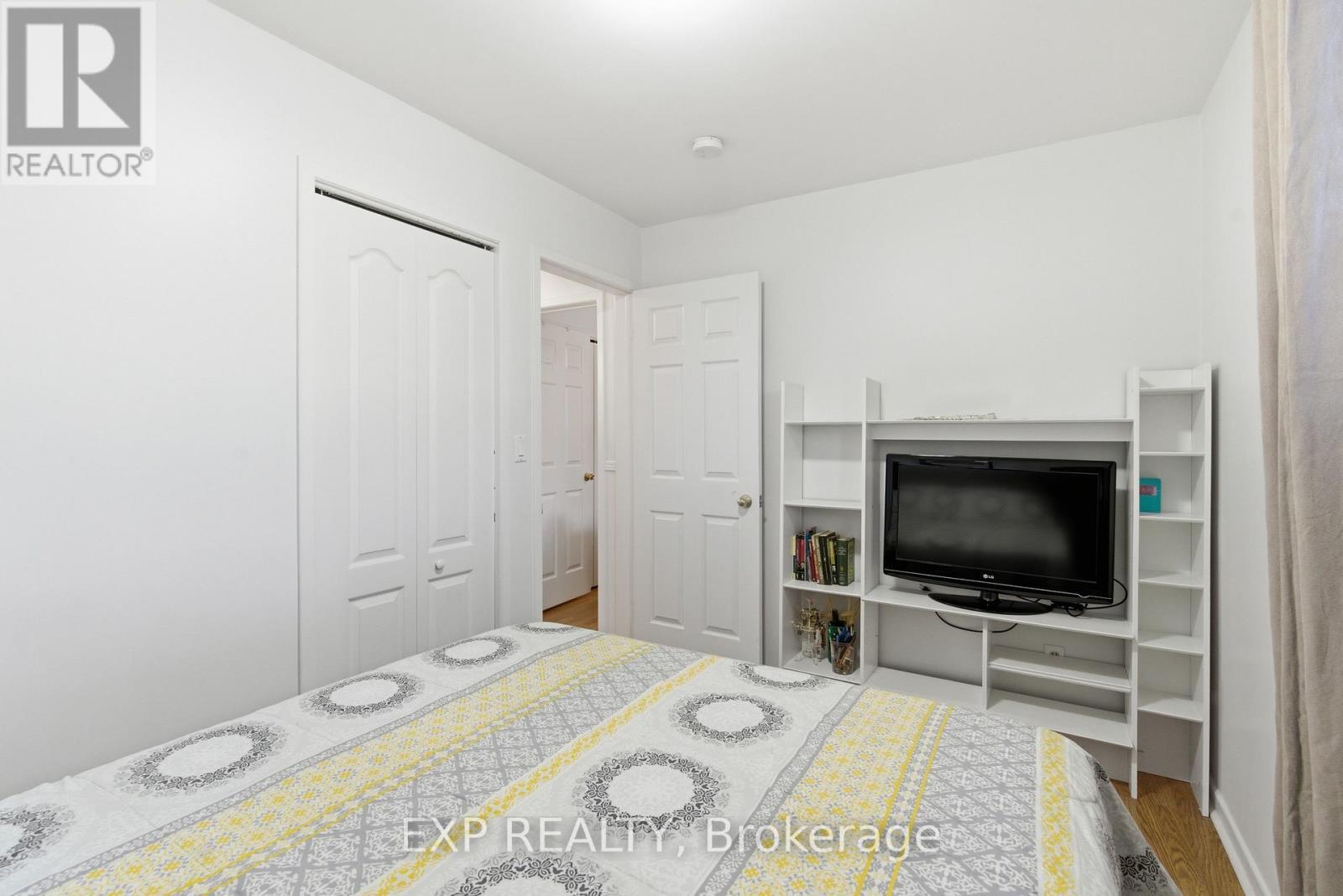 510 1/2 Niagara Street, St. Catharines (Vine/Linwell), ON - Indoor Photo Showing Bedroom