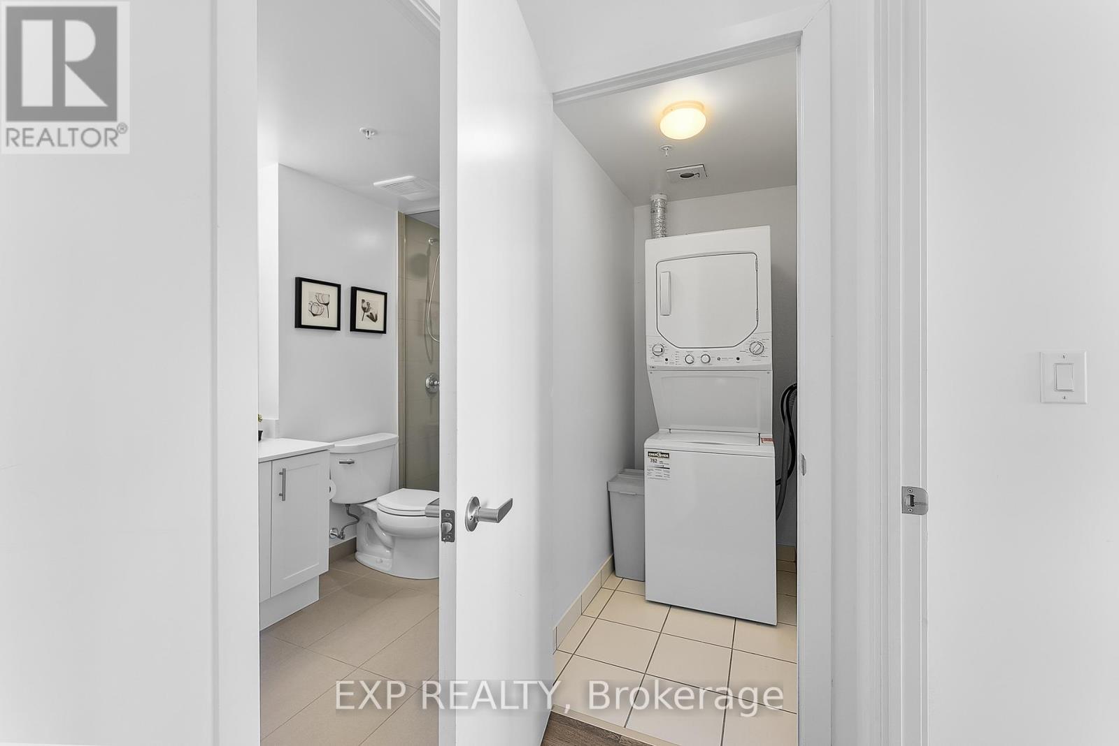 219 - 550 North Service Road, Grimsby (Grimsby Beach), ON - Indoor Photo Showing Laundry Room