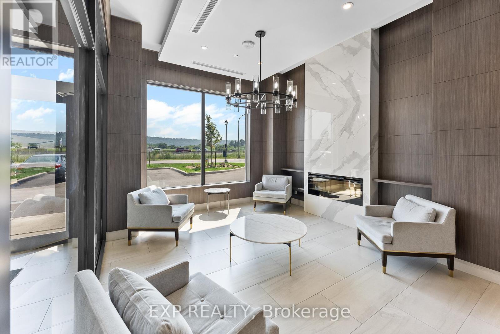 219 - 550 North Service Road, Grimsby (Grimsby Beach), ON - Indoor