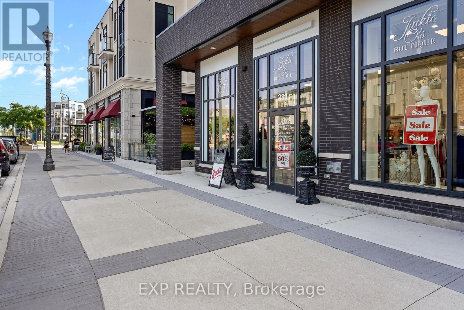 219 - 550 North Service Road, Grimsby (Grimsby Beach), ON - Outdoor