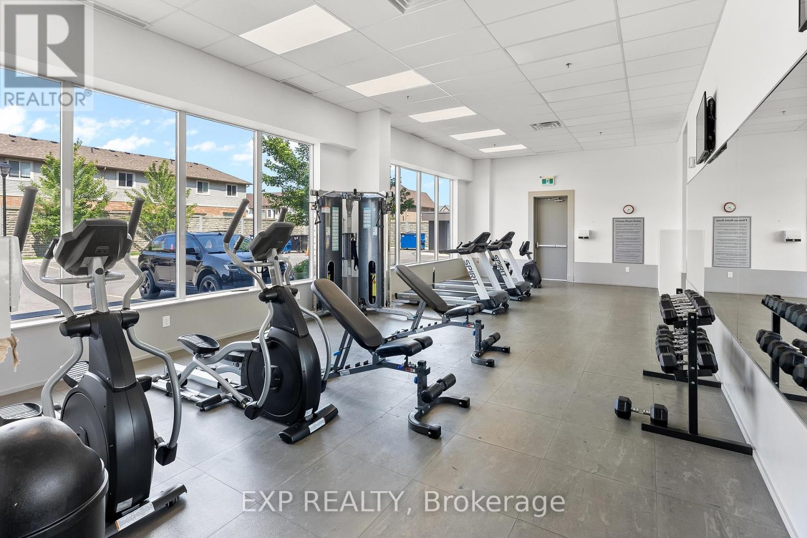 219 - 550 North Service Road, Grimsby (Grimsby Beach), ON - Indoor Photo Showing Gym Room
