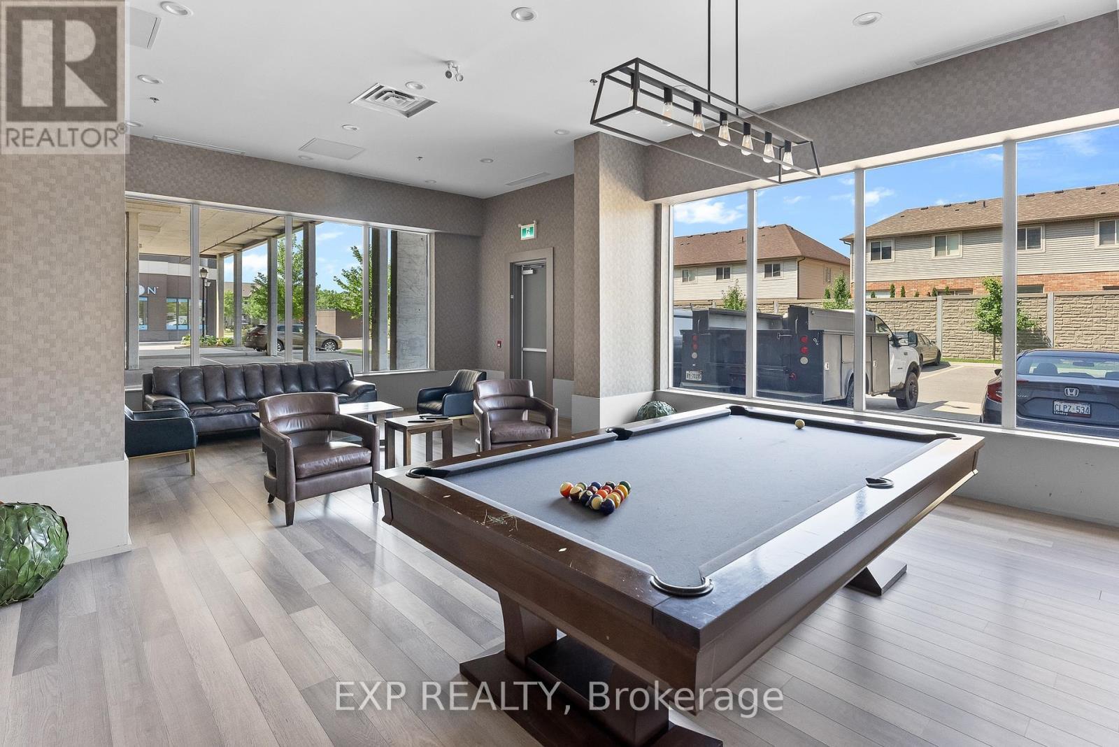 219 - 550 North Service Road, Grimsby (Grimsby Beach), ON - Indoor Photo Showing Other Room