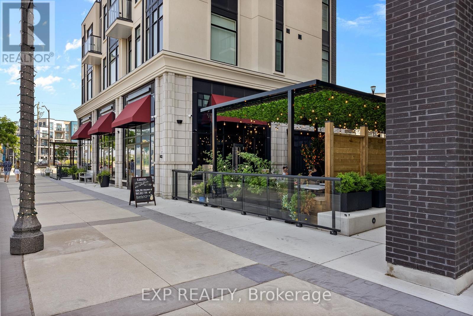 219 - 550 North Service Road, Grimsby (Grimsby Beach), ON - Outdoor