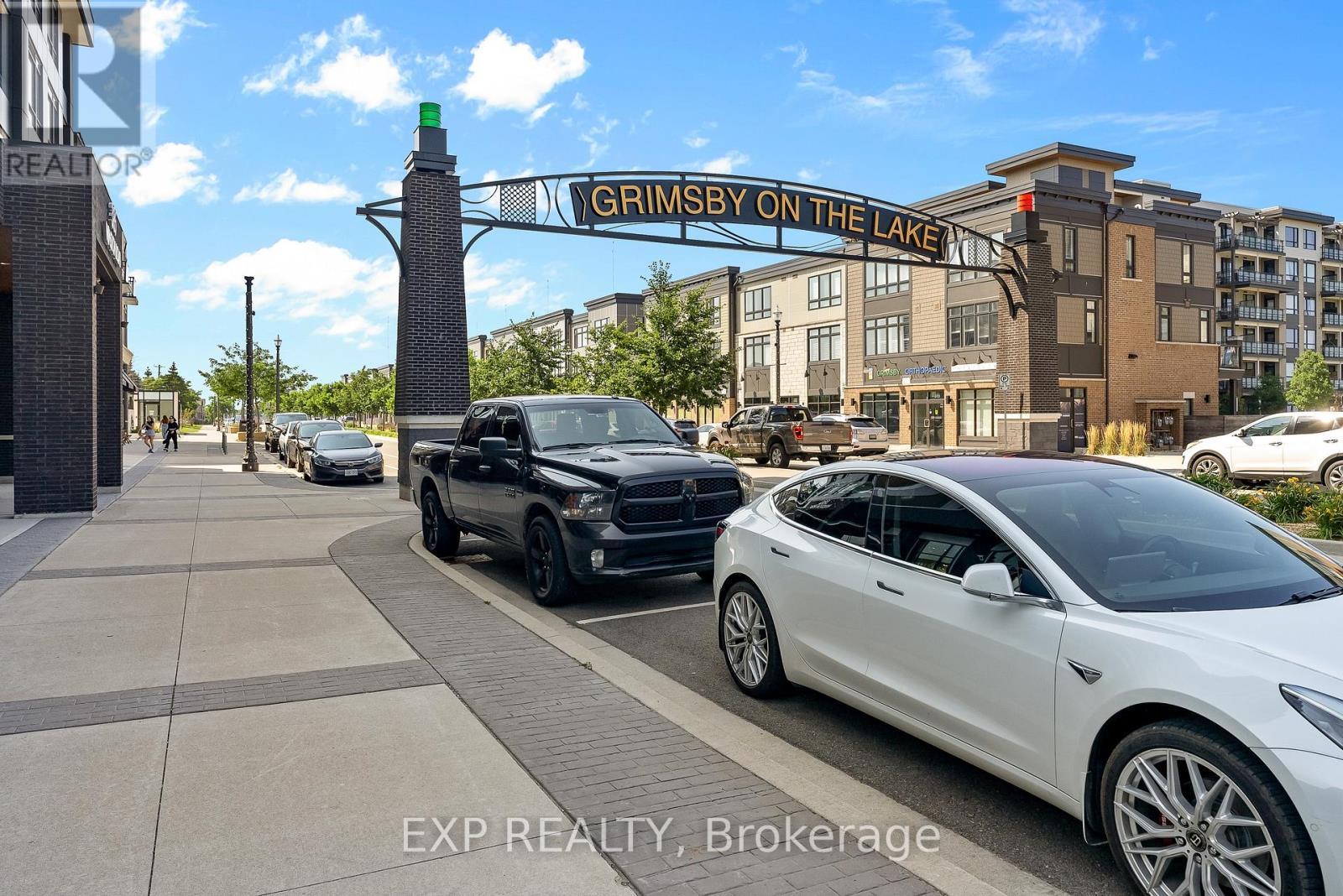 219 - 550 North Service Road, Grimsby (Grimsby Beach), ON - Outdoor