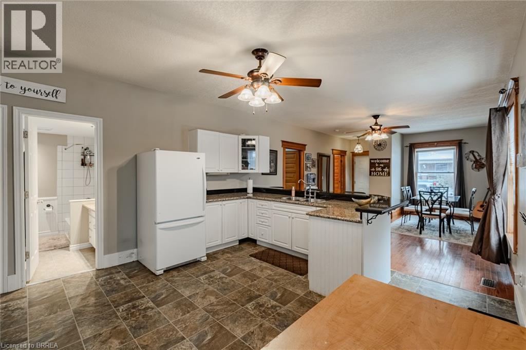 96 Emilie Street, Brantford, ON - Indoor Photo Showing Kitchen