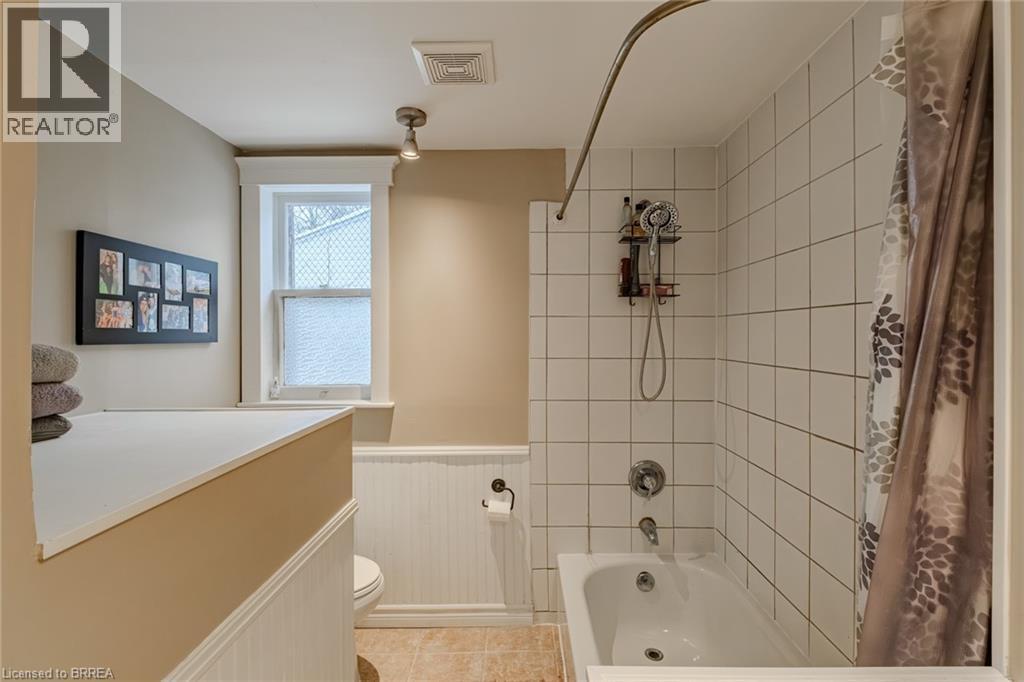 96 Emilie Street, Brantford, ON - Indoor Photo Showing Bathroom