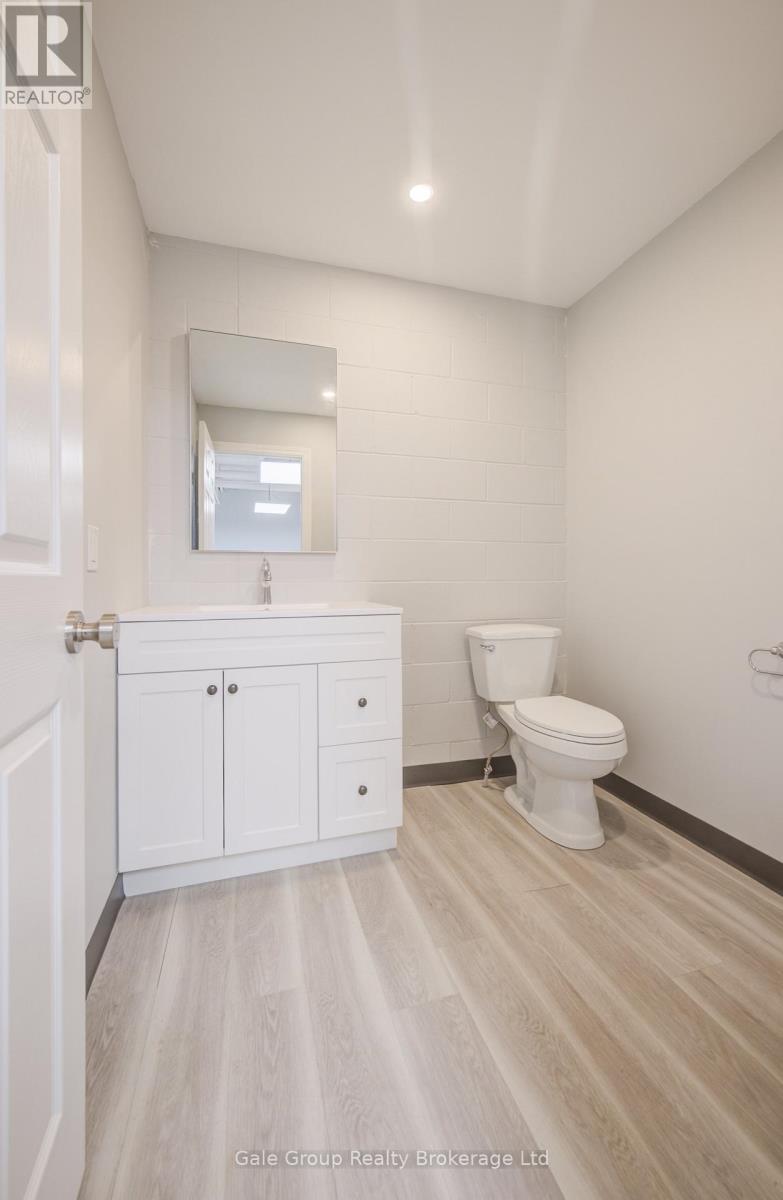 2 pc washroom - 8 - 1033 Pattullo Avenue, Woodstock (Woodstock - South), ON