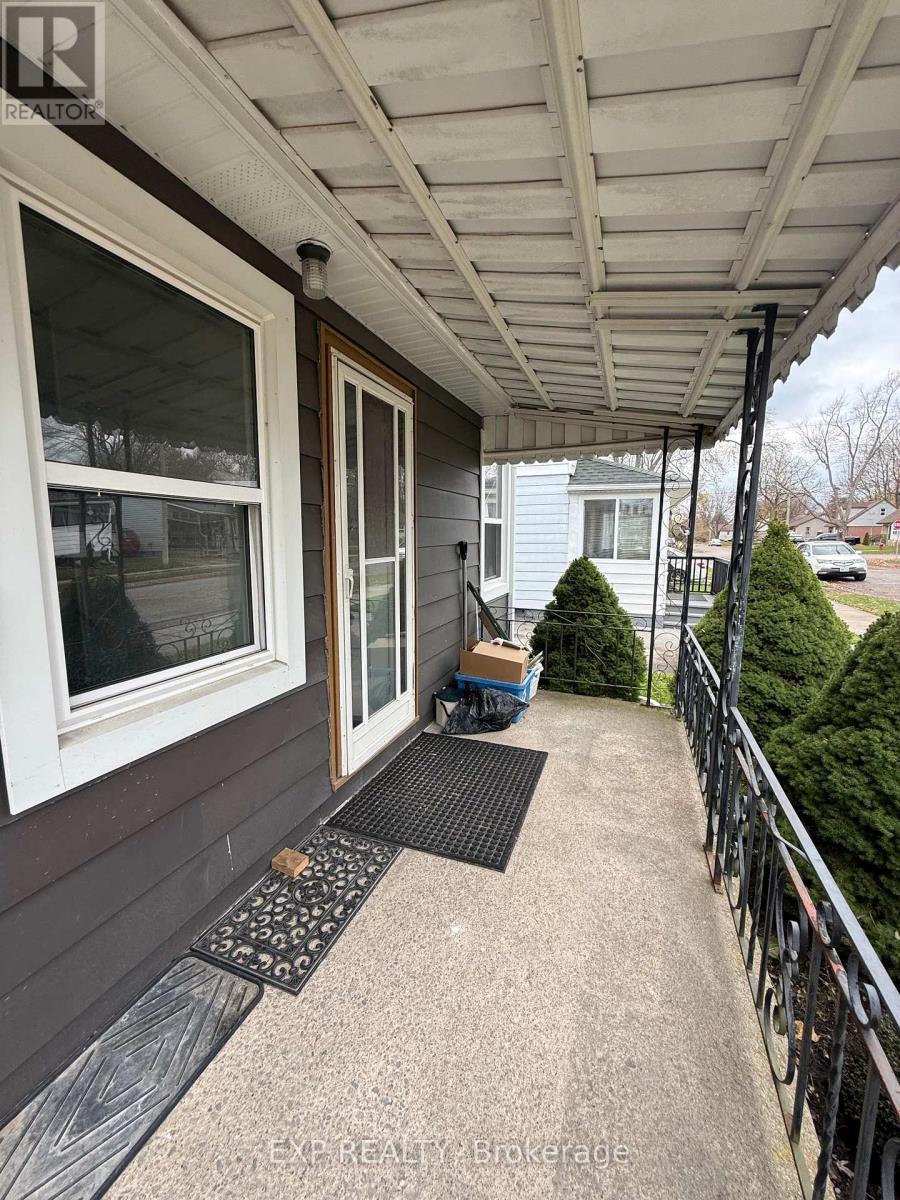 6318 Skinner Street, Niagara Falls (Arad/Fallsview), ON - Outdoor With Exterior