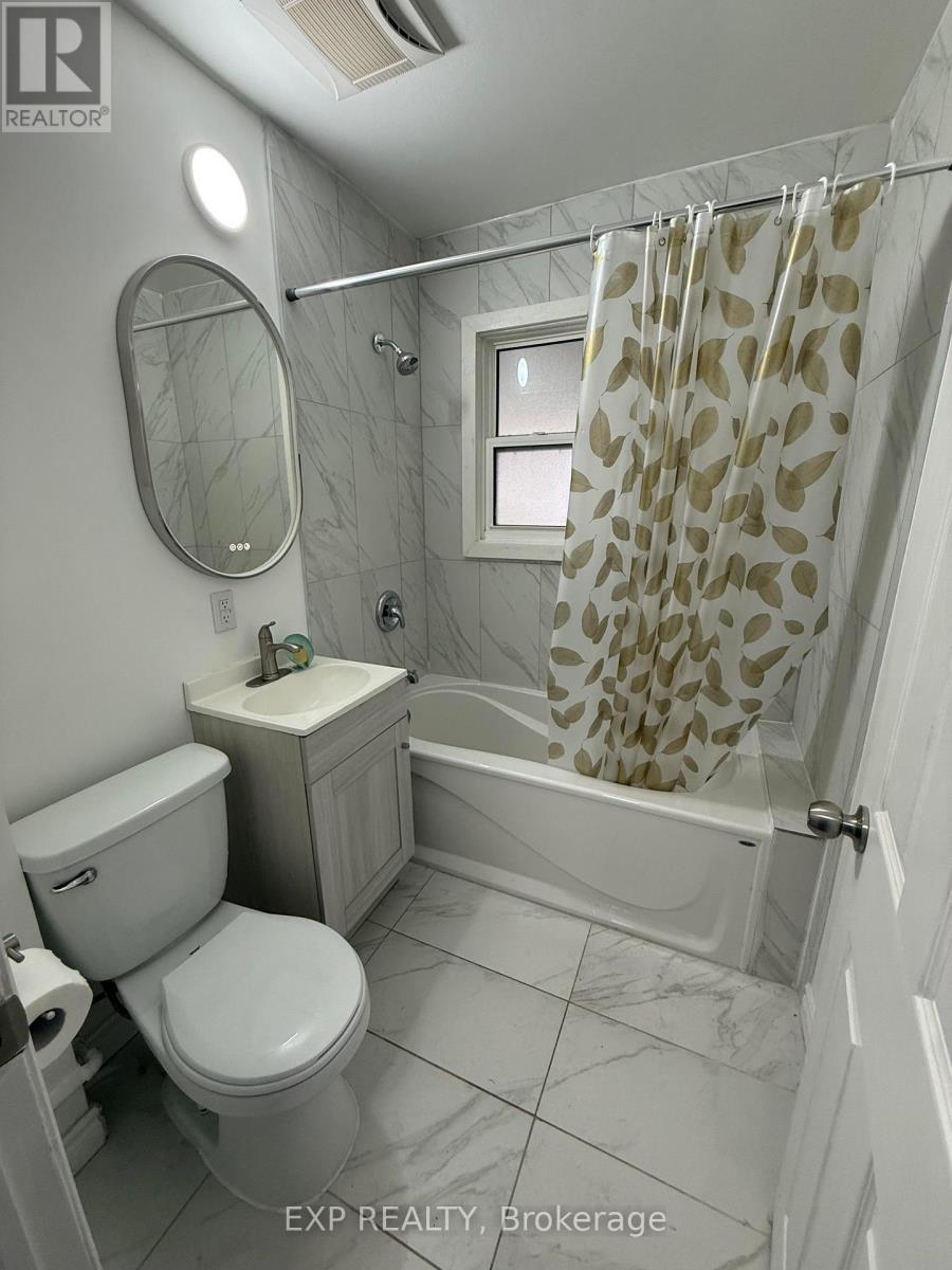 6318 Skinner Street, Niagara Falls (Arad/Fallsview), ON - Indoor Photo Showing Bathroom