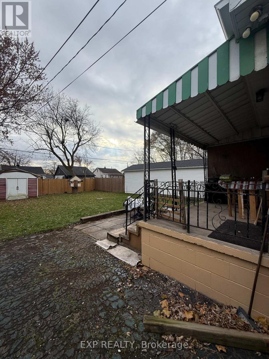 6318 Skinner Street, Niagara Falls (Arad/Fallsview), ON - Outdoor