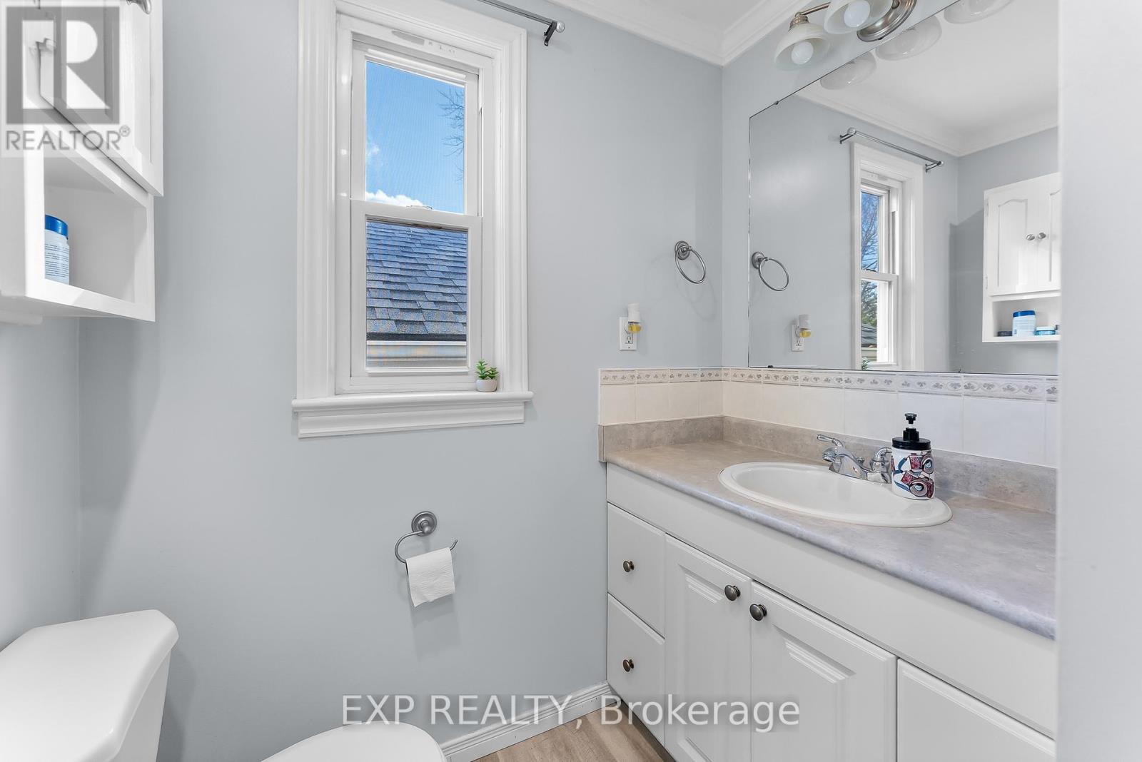 6 Hallcrest Avenue, St. Catharines (Vine/Linwell), ON - Indoor Photo Showing Bathroom