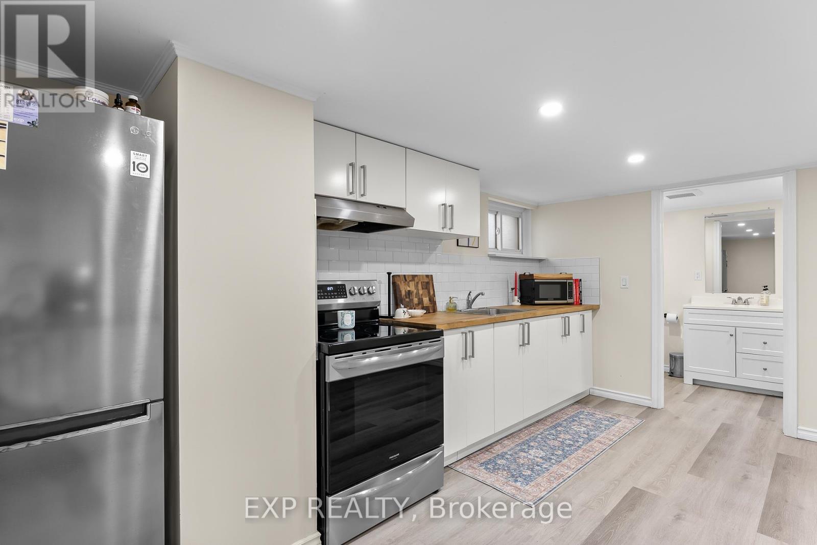 6 Hallcrest Avenue, St. Catharines (Vine/Linwell), ON - Indoor Photo Showing Kitchen