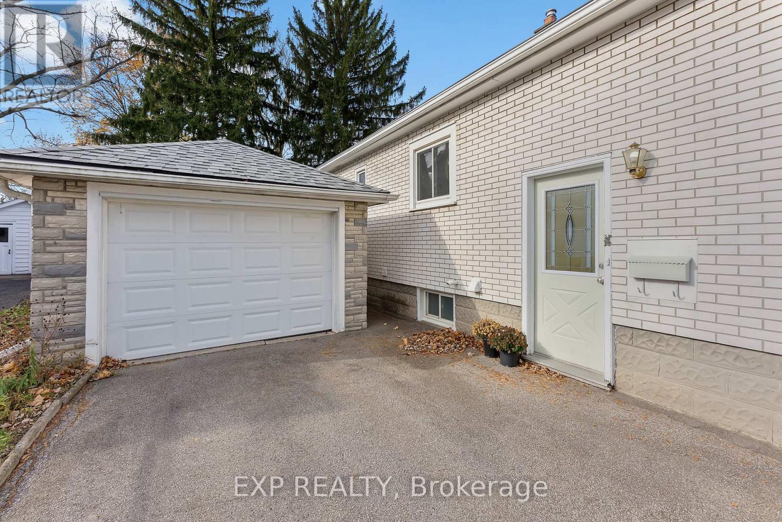 6 Hallcrest Avenue, St. Catharines (Vine/Linwell), ON - Outdoor With Exterior