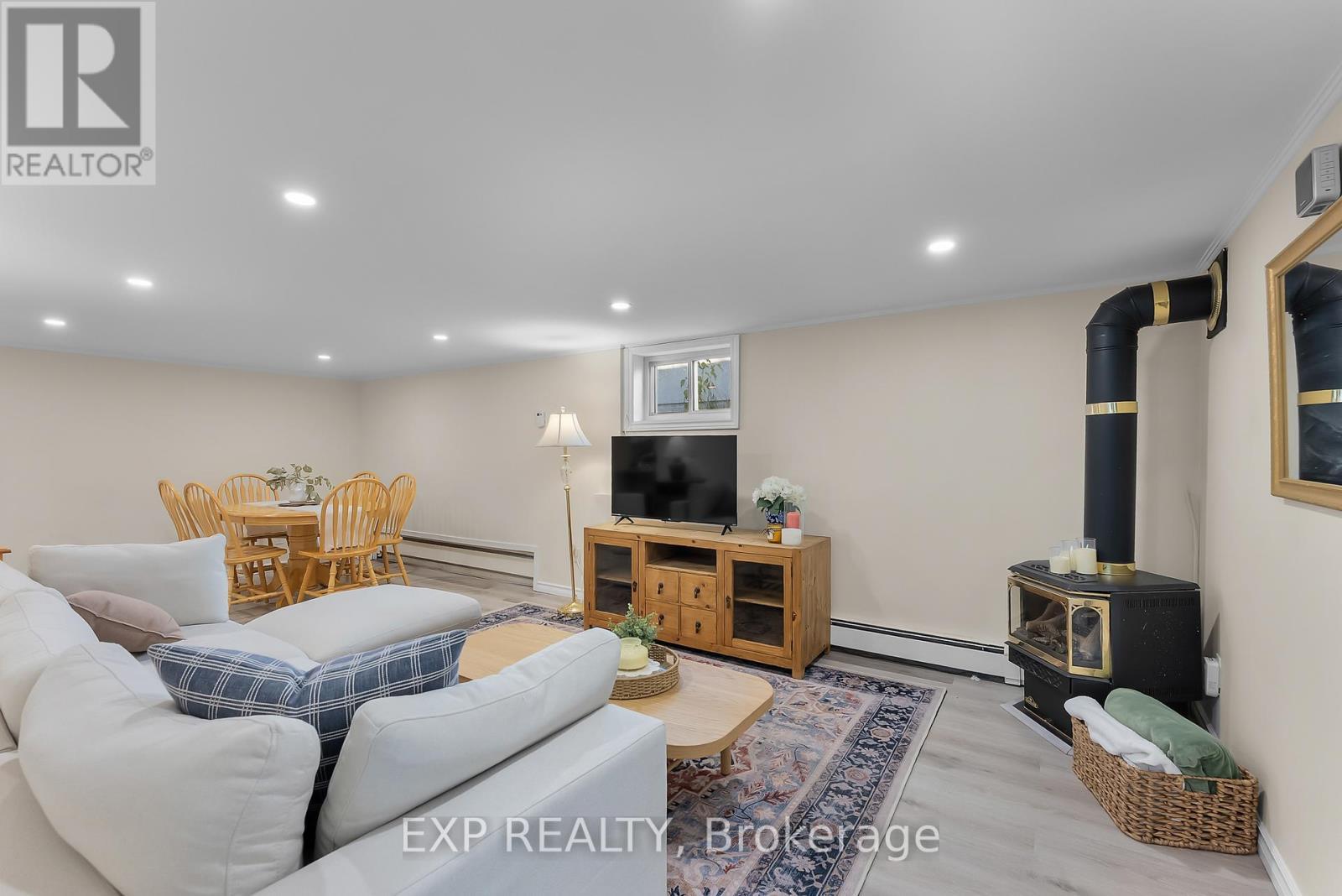 6 Hallcrest Avenue, St. Catharines (Vine/Linwell), ON - Indoor Photo Showing Other Room