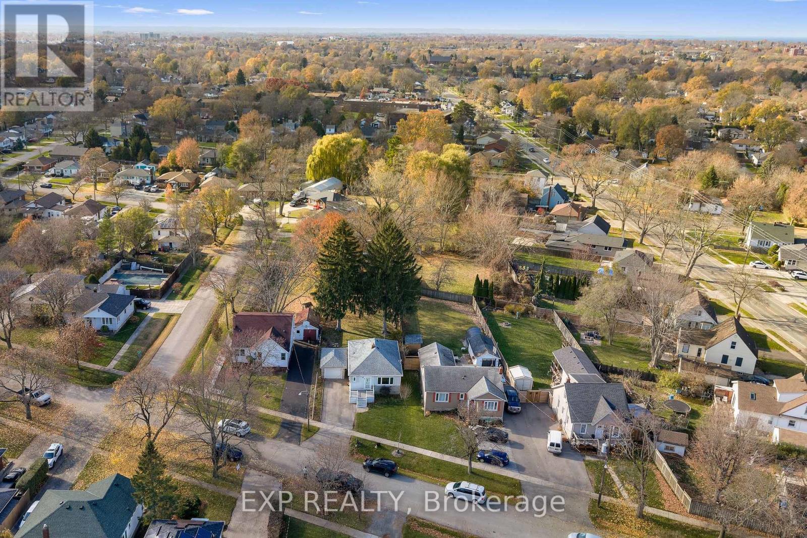 6 Hallcrest Avenue, St. Catharines (Vine/Linwell), ON - Outdoor With View