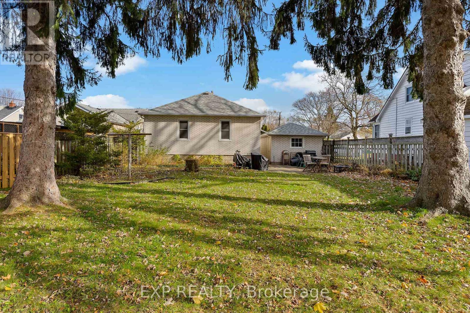 6 Hallcrest Avenue, St. Catharines (Vine/Linwell), ON - Outdoor