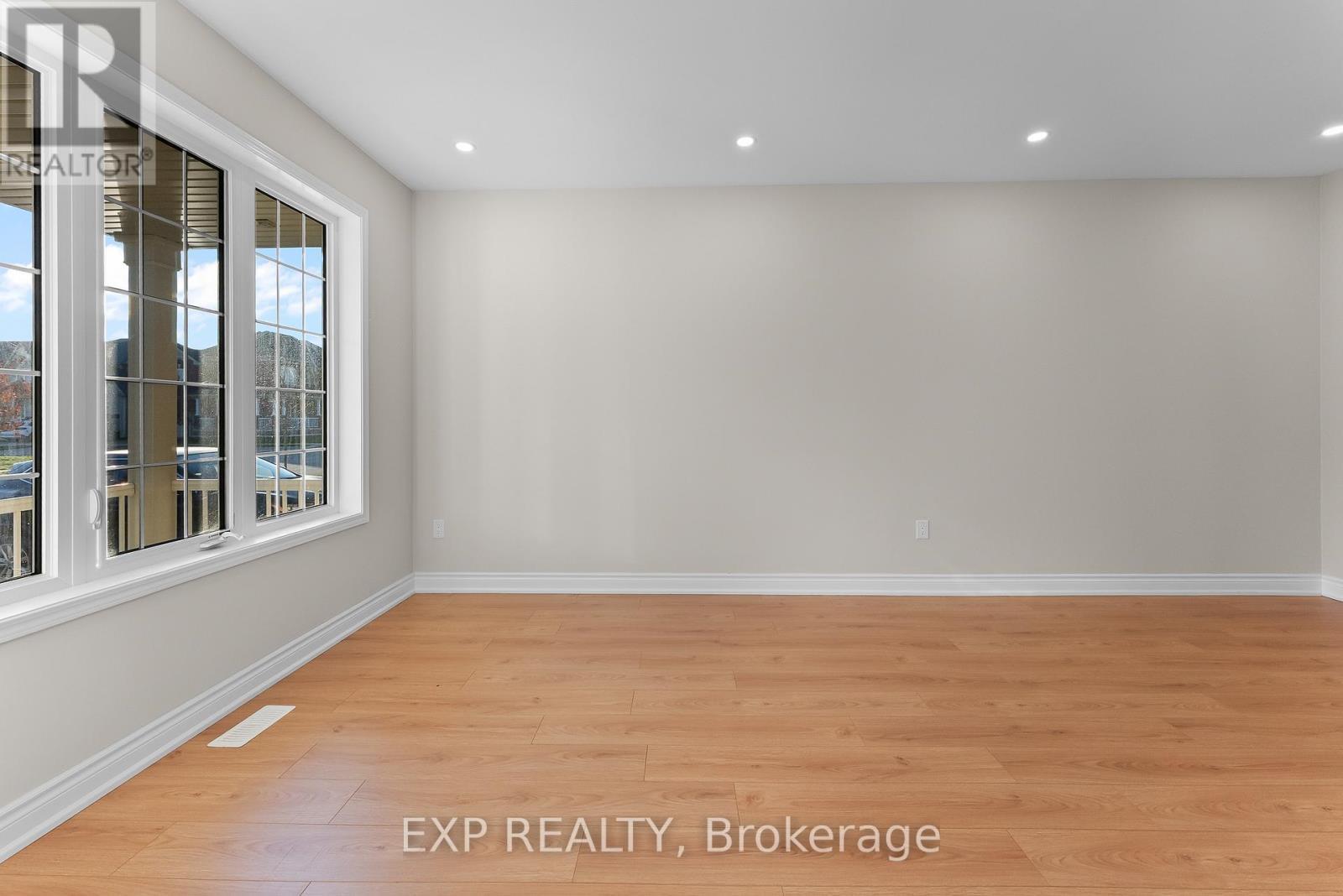 24 Esther Crescent, Thorold (Hurricane/Merrittville), ON - Indoor Photo Showing Other Room