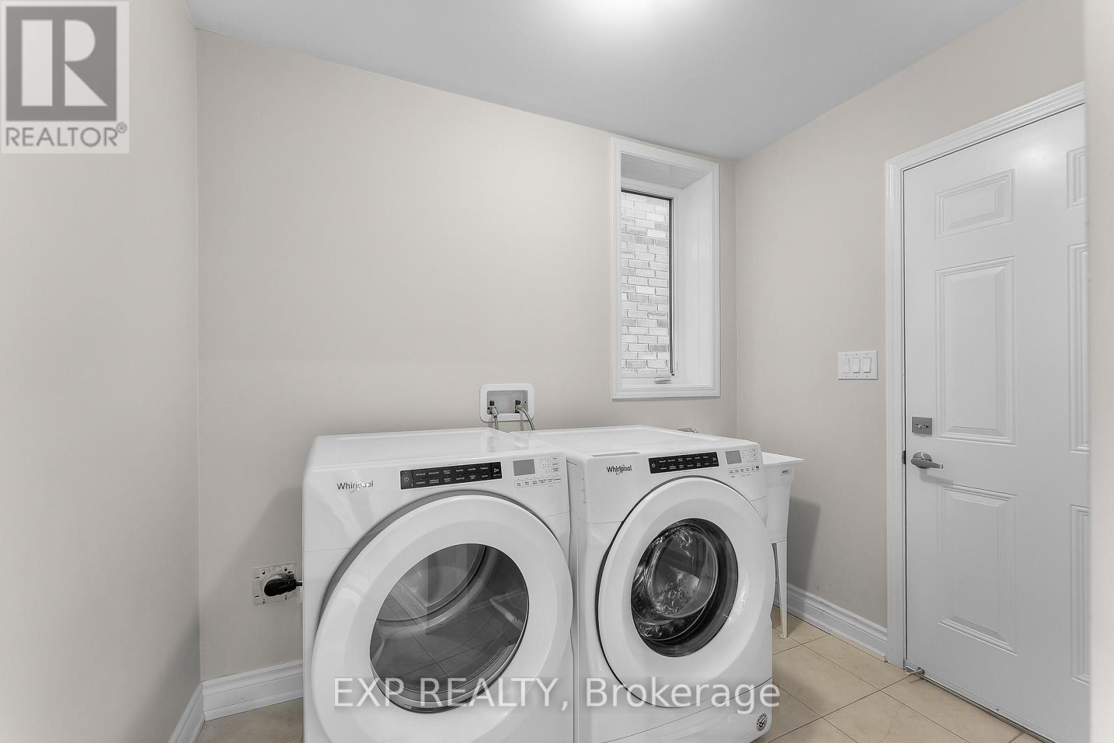 24 Esther Crescent, Thorold (Hurricane/Merrittville), ON - Indoor Photo Showing Laundry Room