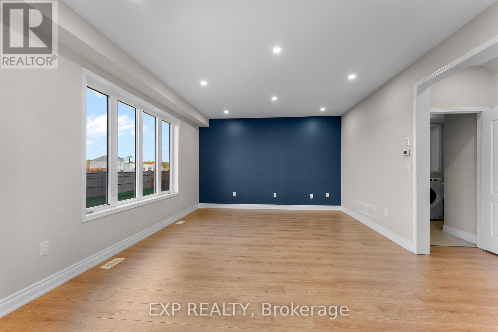 24 Esther Crescent, Thorold (Hurricane/Merrittville), ON - Indoor Photo Showing Other Room