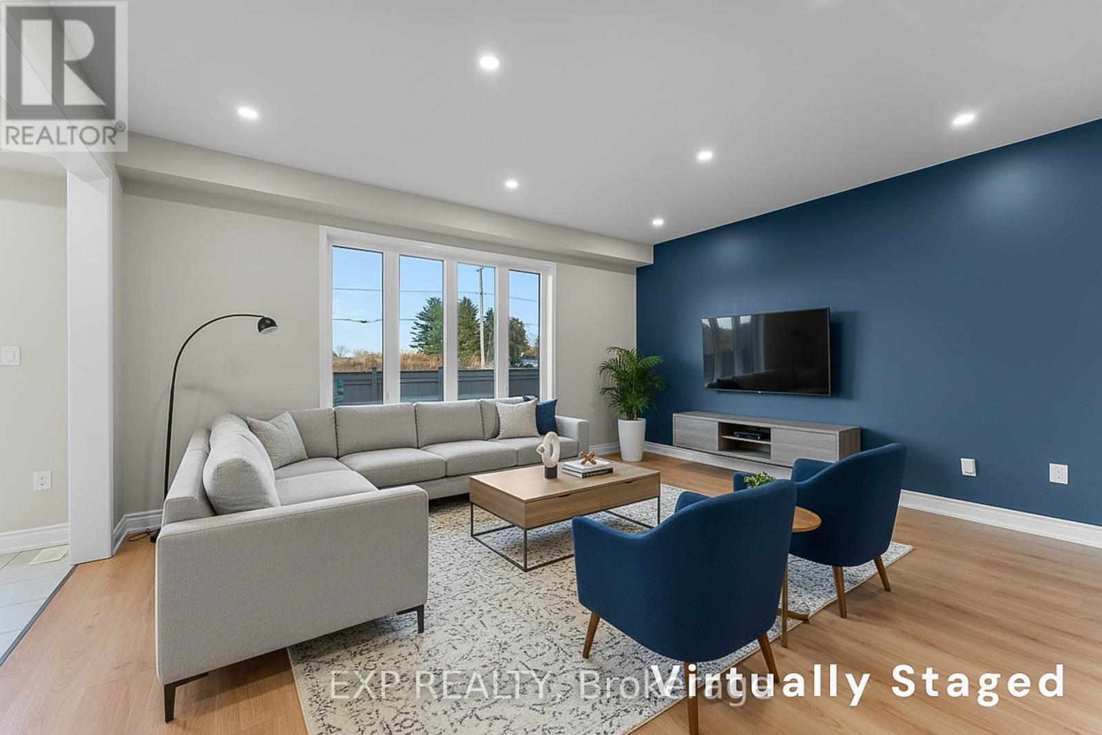 24 Esther Crescent, Thorold (Hurricane/Merrittville), ON - Indoor Photo Showing Living Room