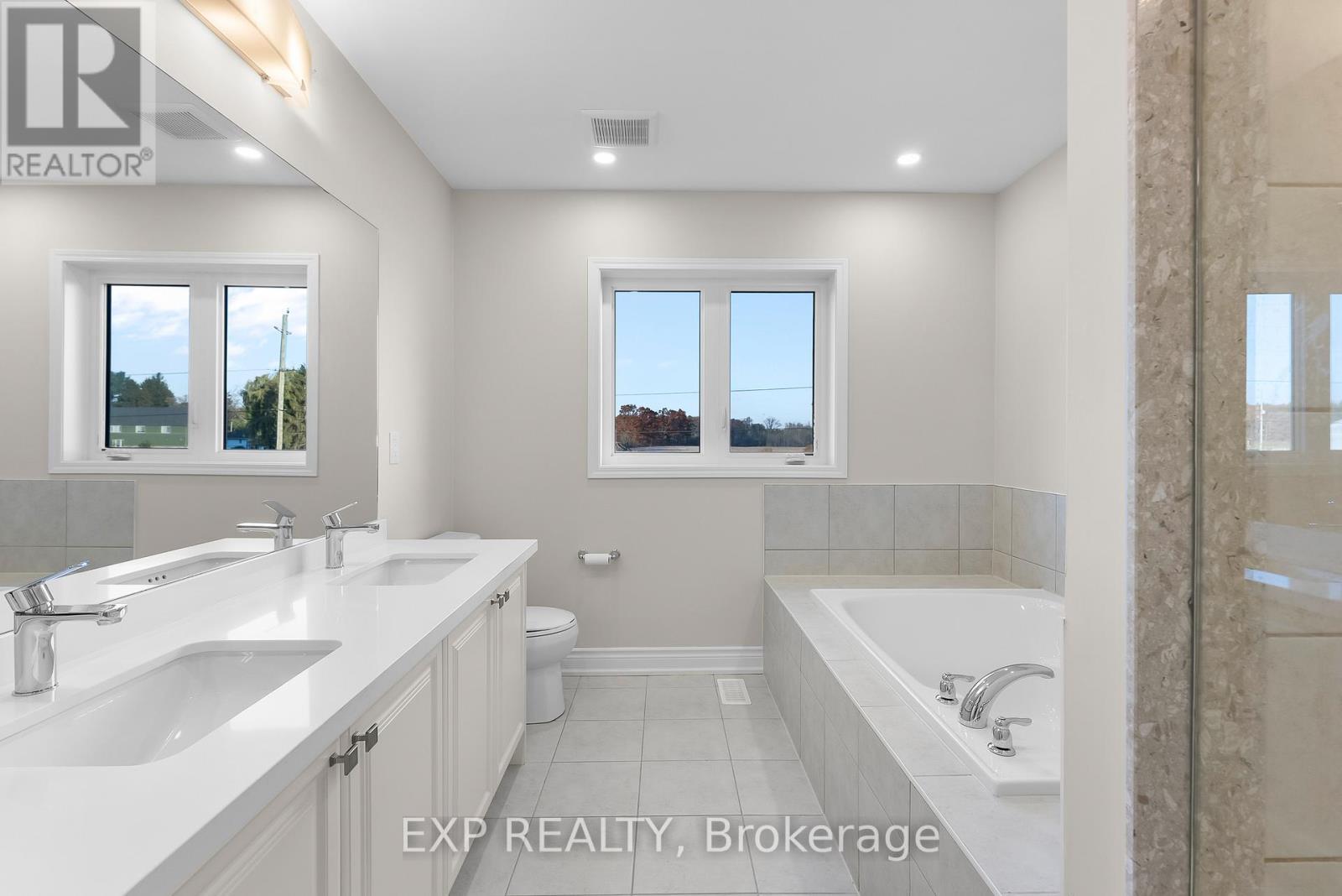 24 Esther Crescent, Thorold (Hurricane/Merrittville), ON - Indoor Photo Showing Bathroom