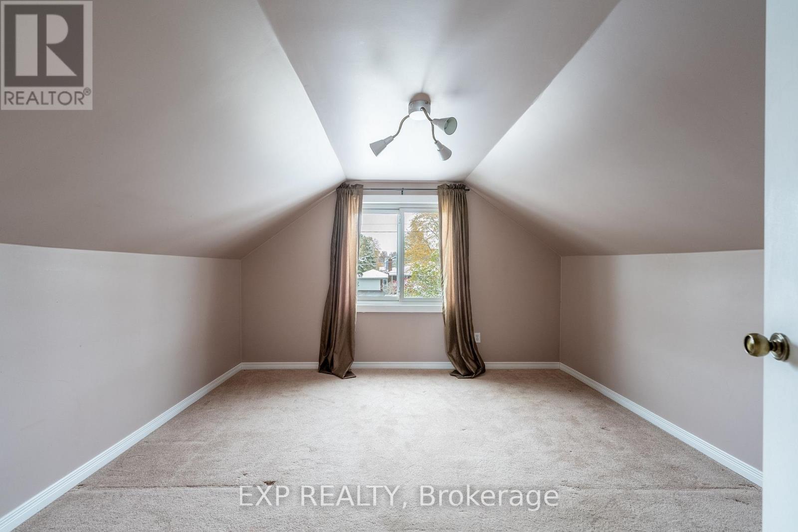 742 Broadway Street, Welland (Broadway), ON - Indoor Photo Showing Other Room