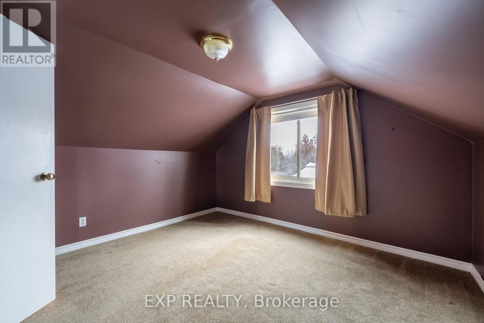 742 Broadway Street, Welland (Broadway), ON - Indoor Photo Showing Other Room