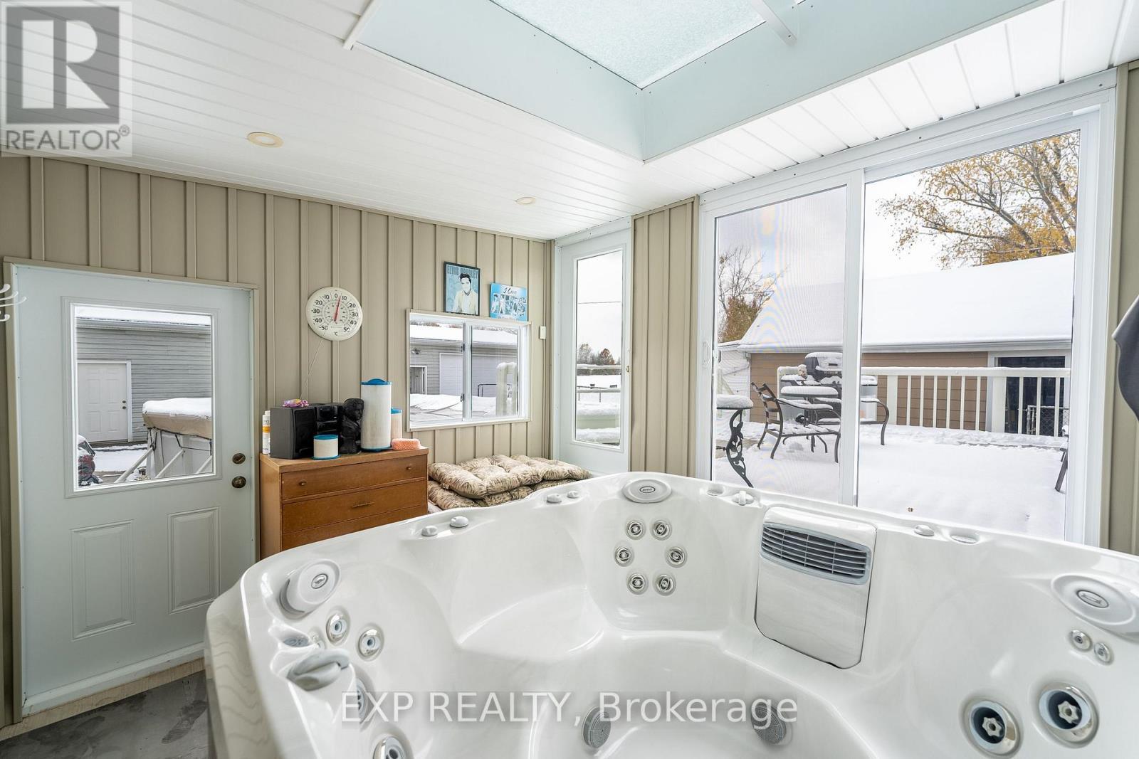 742 Broadway Street, Welland (Broadway), ON - Indoor