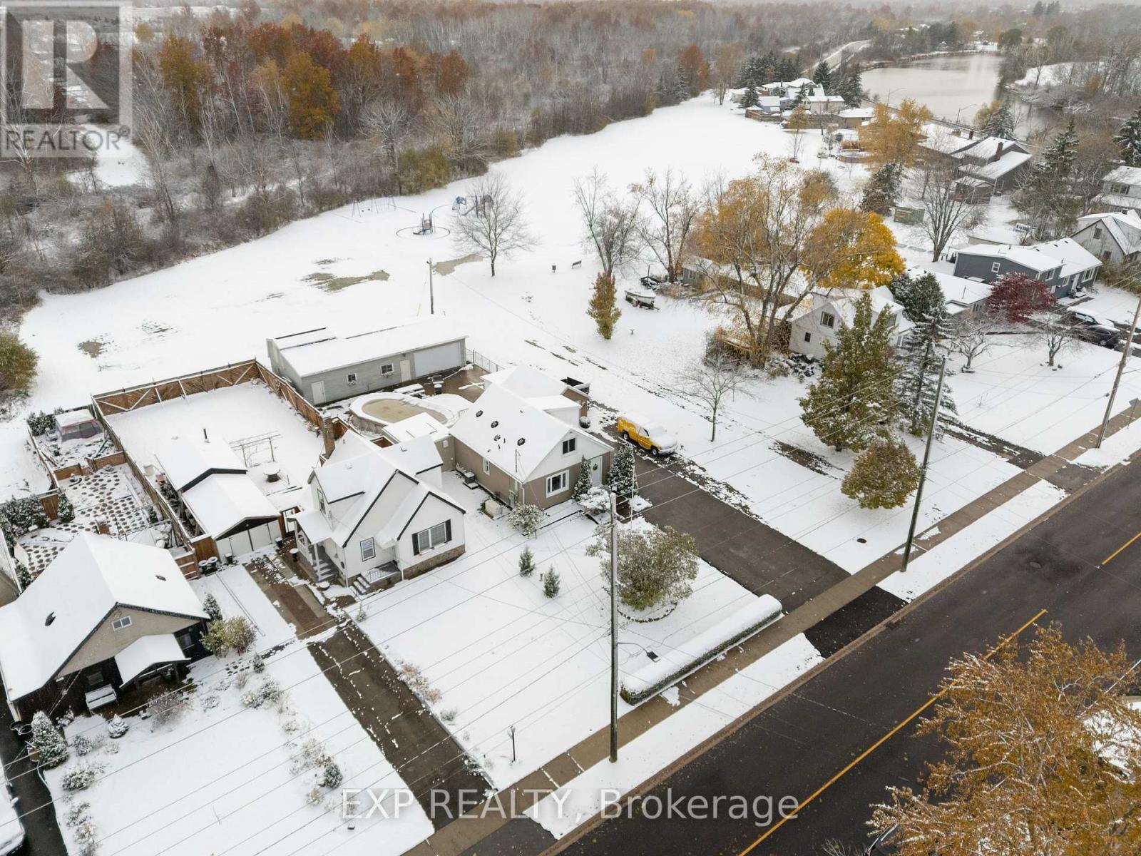 742 Broadway Street, Welland (Broadway), ON - Outdoor With View