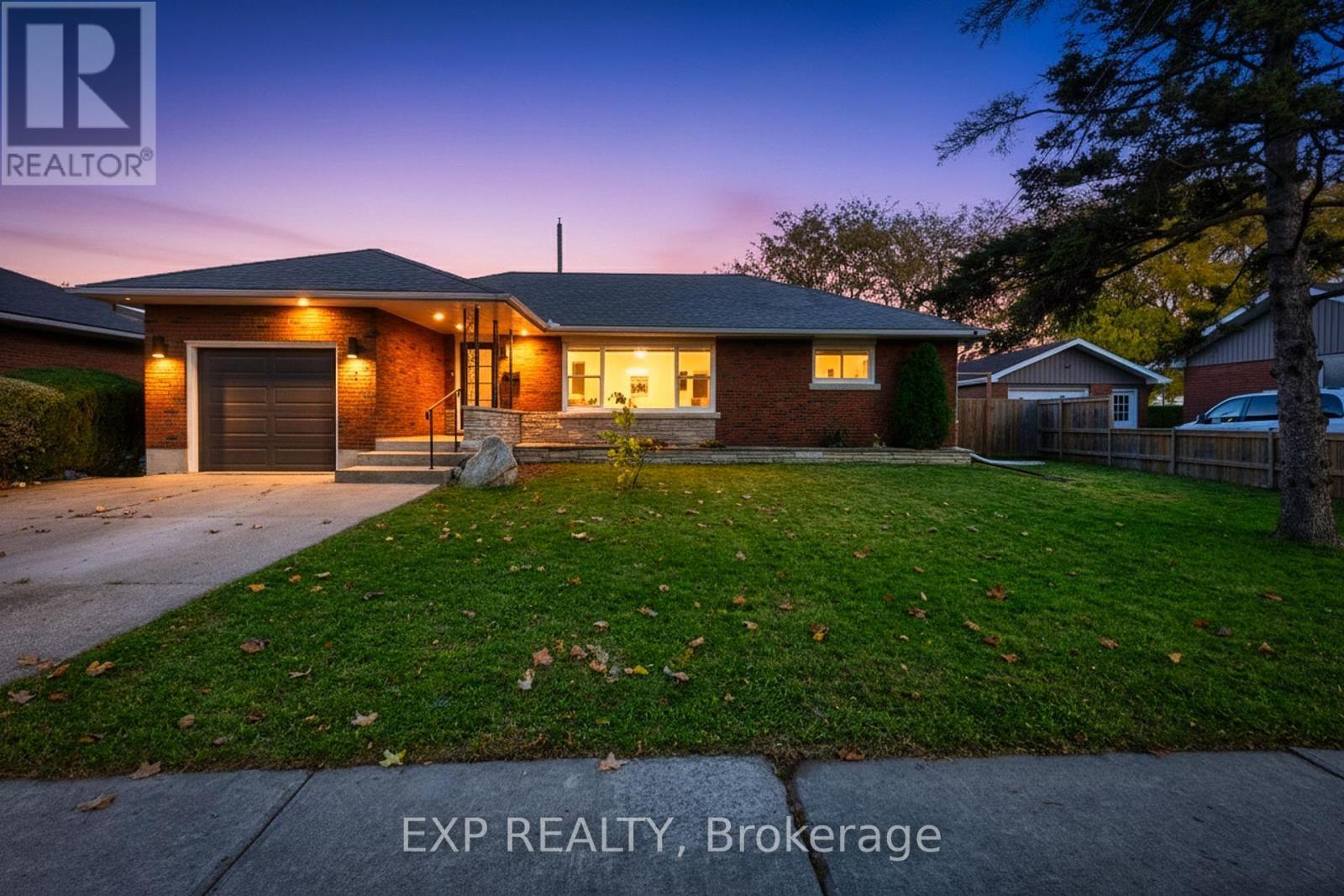 Welcome home to 7 Harcove Street - 7 Harcove Street, St. Catharines (Vine/Linwell), ON - Outdoor With Deck Patio Veranda