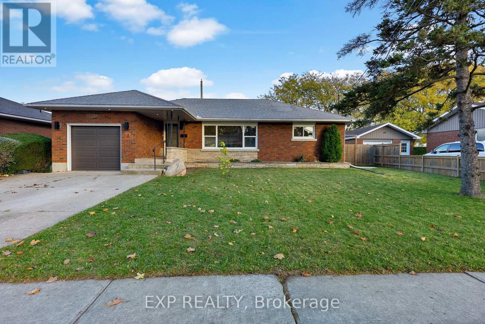 7 Harcove Street, St. Catharines (Vine/Linwell), ON - Outdoor