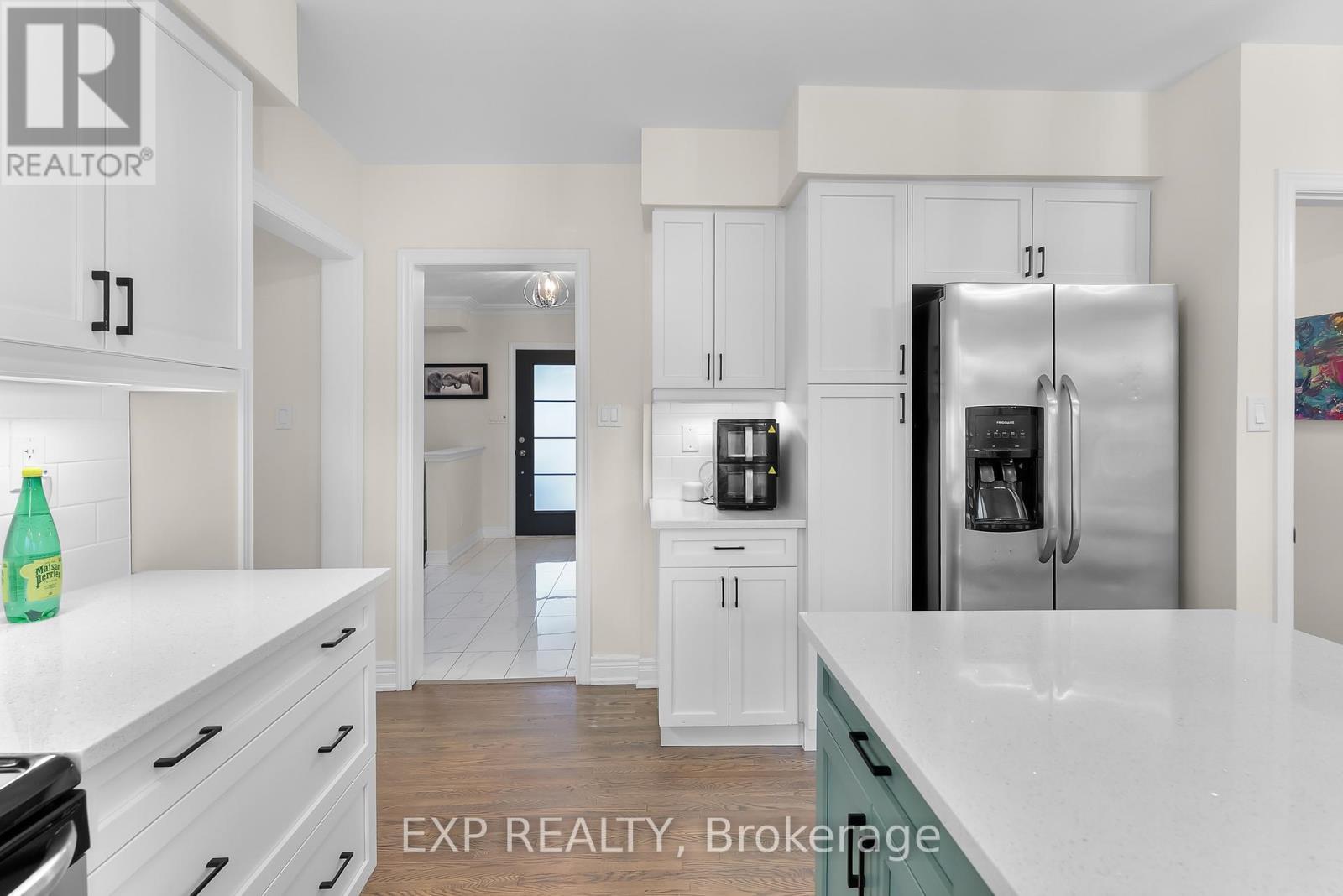 7 Harcove Street, St. Catharines (Vine/Linwell), ON - Indoor Photo Showing Kitchen