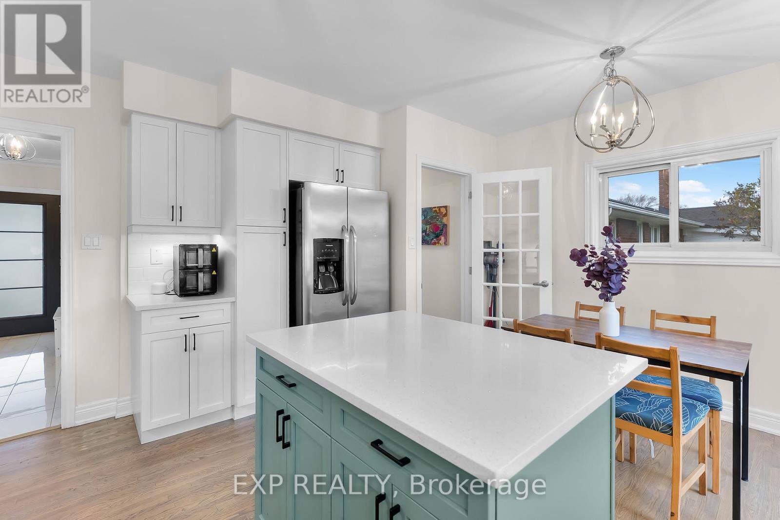 7 Harcove Street, St. Catharines (Vine/Linwell), ON - Indoor Photo Showing Kitchen