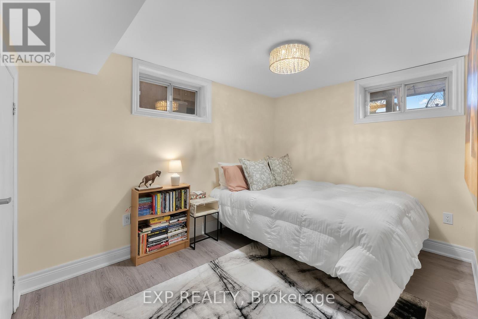 7 Harcove Street, St. Catharines (Vine/Linwell), ON - Indoor Photo Showing Bedroom