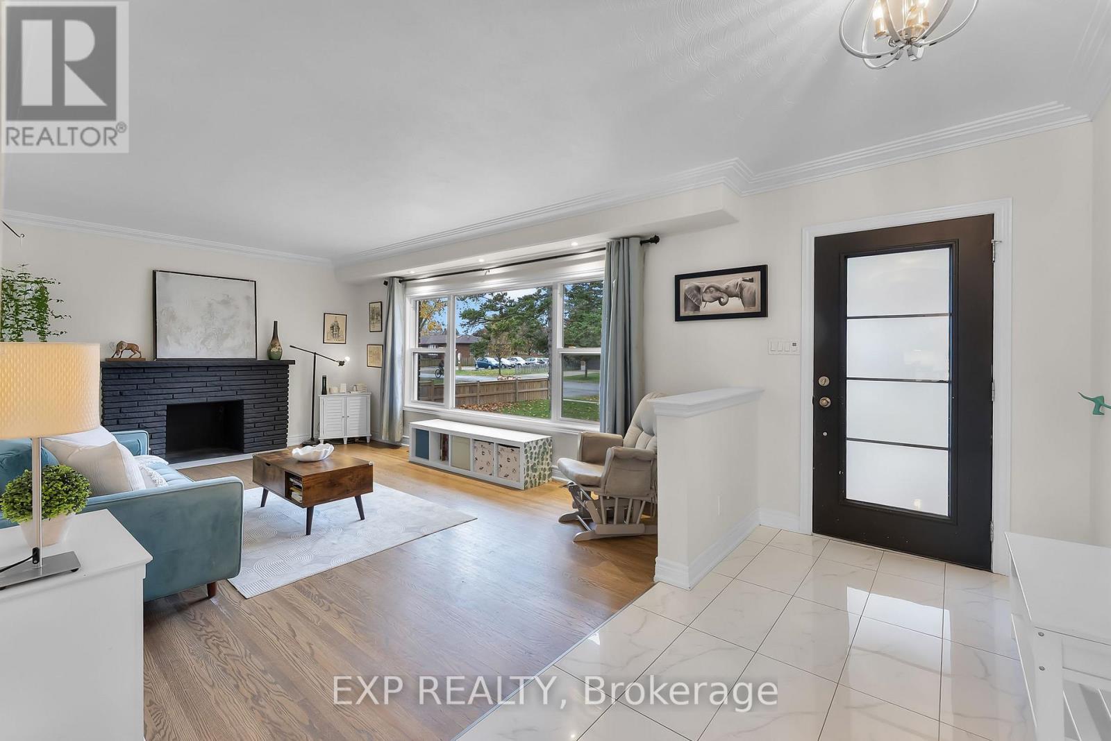 7 Harcove Street, St. Catharines (Vine/Linwell), ON - Indoor Photo Showing Living Room