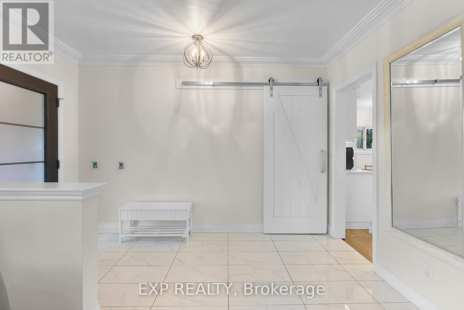 7 Harcove Street, St. Catharines (Vine/Linwell), ON - Indoor