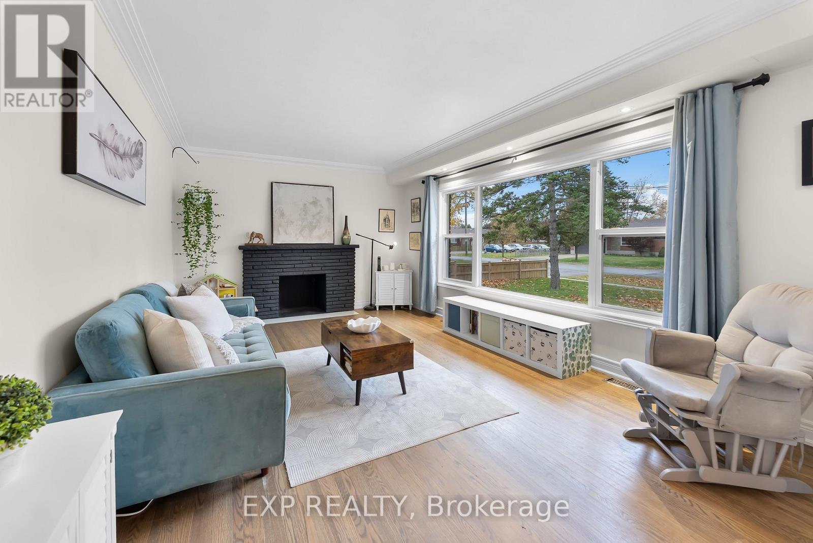 7 Harcove Street, St. Catharines (Vine/Linwell), ON - Indoor Photo Showing Living Room