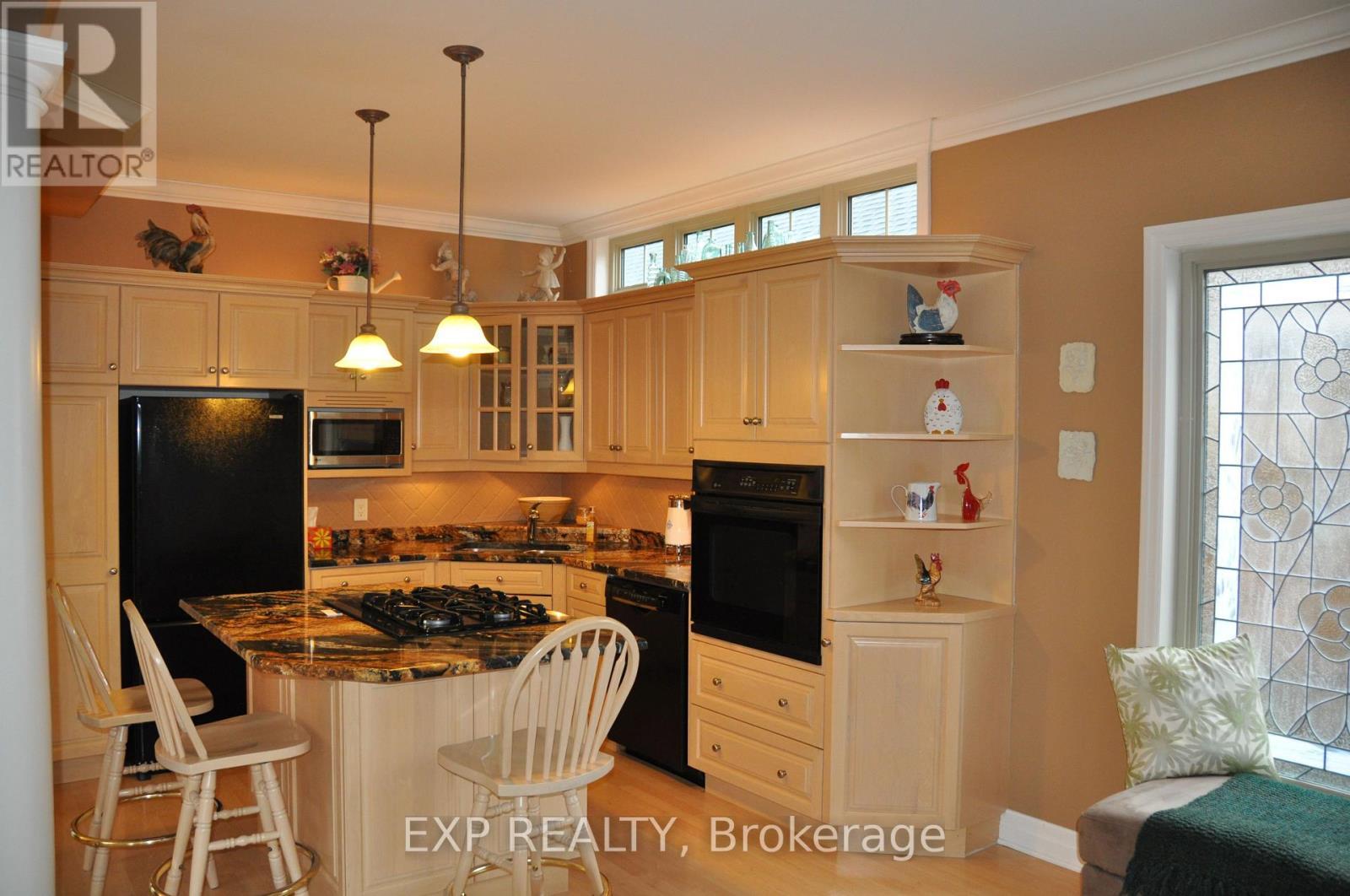 172 Dalhousie Avenue E, St. Catharines (Port Dalhousie), ON - Indoor