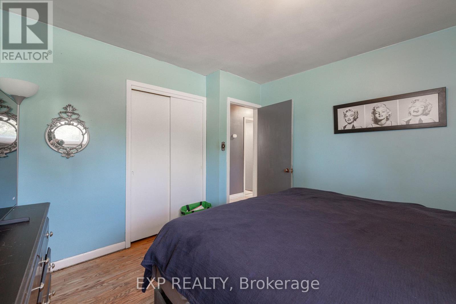 2896 Portage Road, Niagara Falls (Church'S Lane), ON - Indoor Photo Showing Bedroom